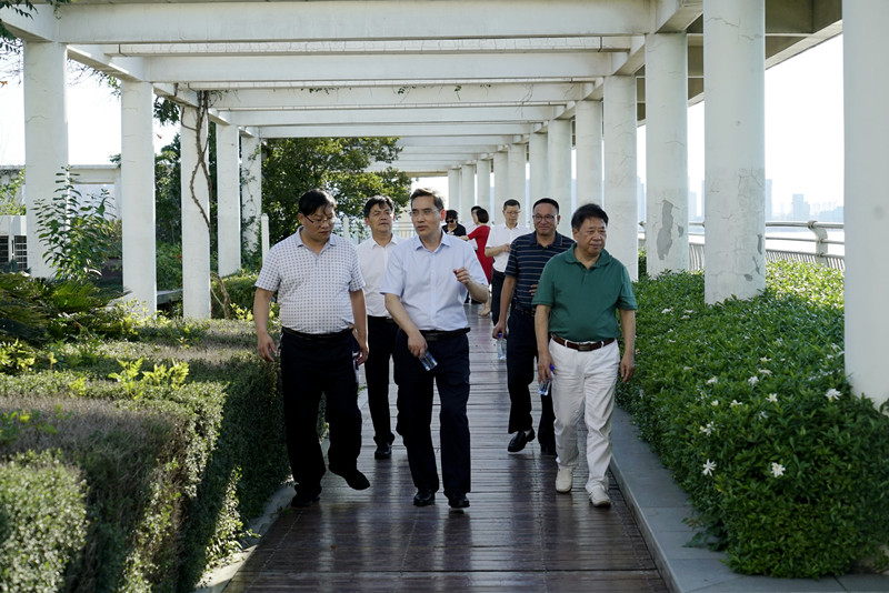 清华大学艾四林和北京大学康沛竹教授 莅临taptap点点官方网站指导(图3)