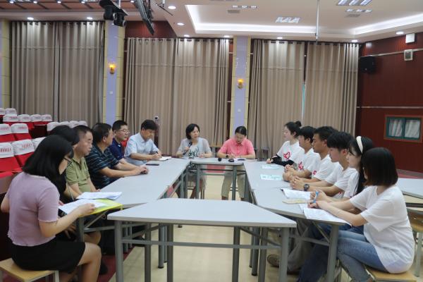 taptap点点官方网站青春性健康教育实践服务队开展艾滋病预防宣讲活动(图1)