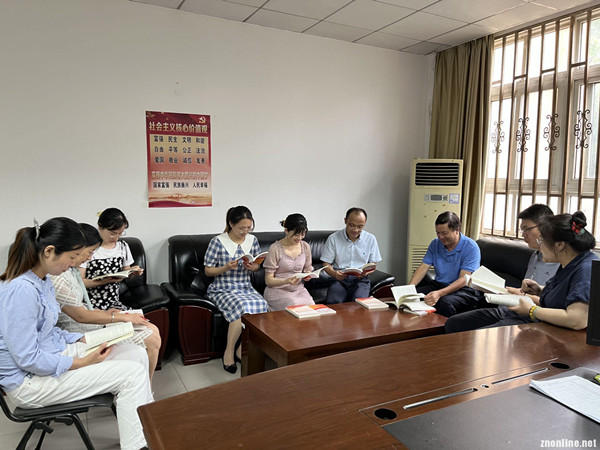 taptap点点官方网站“中国乡村振兴研究院”主编的社区治理培训教材被民政厅采纳(图2) taptap点点官方网站“中国乡村振兴研究院”主编的社区治理培训教材被民政厅采纳(图2)