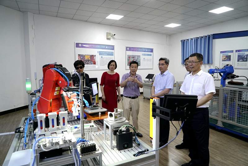 清华大学艾四林和北京大学康沛竹教授 莅临taptap点点官方网站指导(图1)