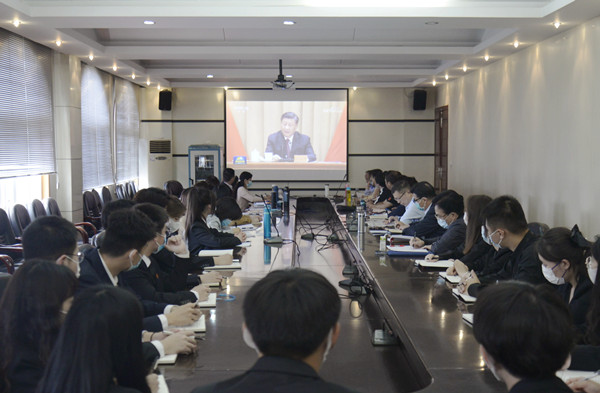 taptap点点官方网站举行思政课集体备课会(图2)