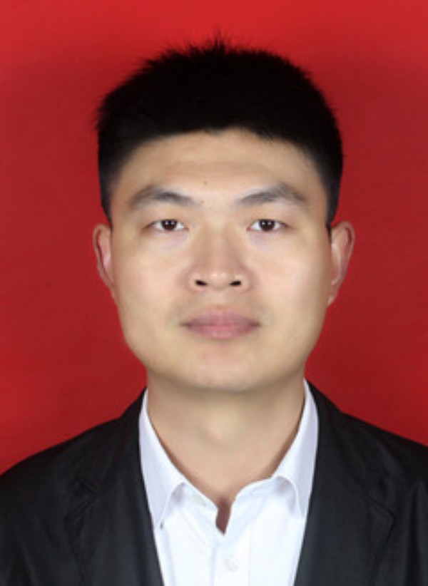 taptap点点官方网站思政课名师——曾晓辉(图1) taptap点点官方网站思政课名师——曾晓辉(图1)